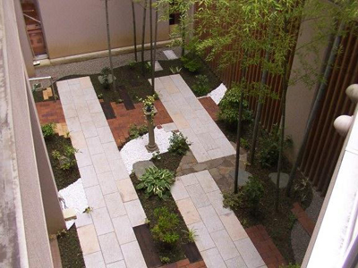 中庭改修工事　作業後