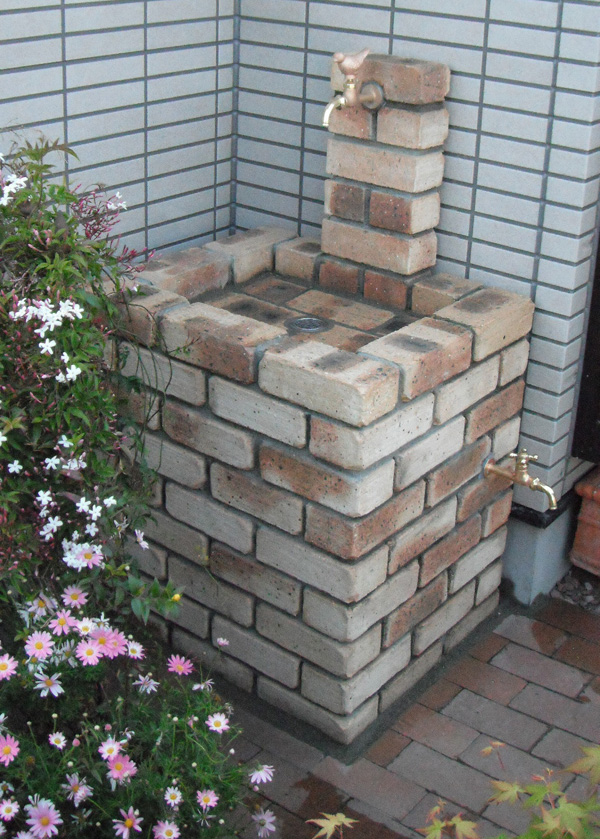 レンガで立水栓