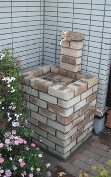 レンガで立水栓